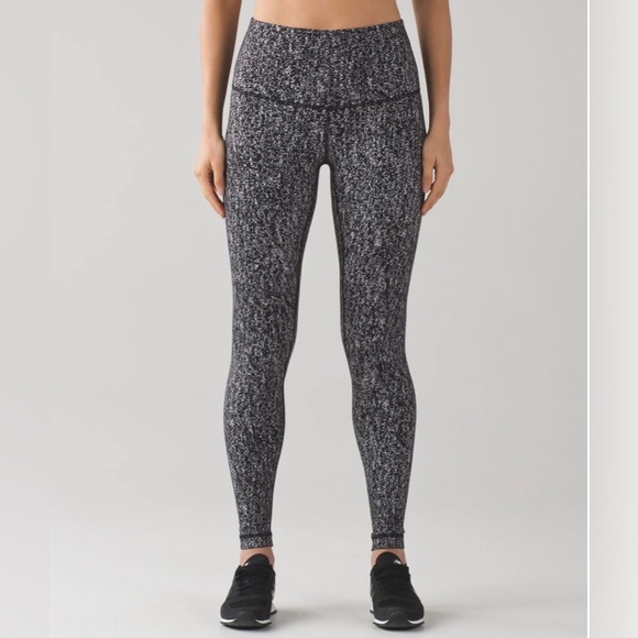 Lululemon Wunder Under Pant (Hi-Rise)
Luon Suited Jacquard Black White size 10 - Picture 1 of 3